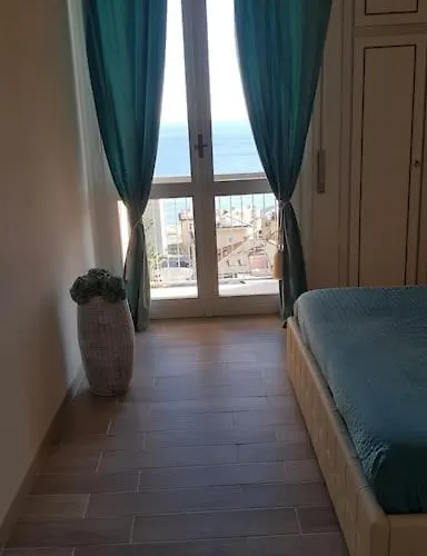 Διαμέρισμα Panoramico A 150mt Dal Mare! Varazze